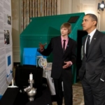 Taylor_Wilson_Presenting_Fusor_to_Obama